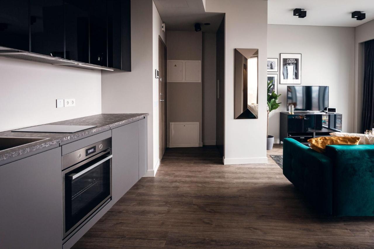 Apartment Brand New Bond Center