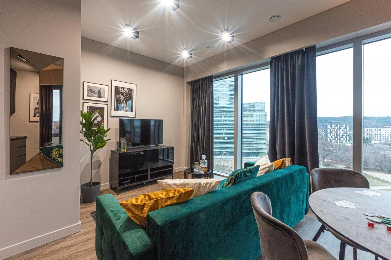 Apartment Brand New Bond Center